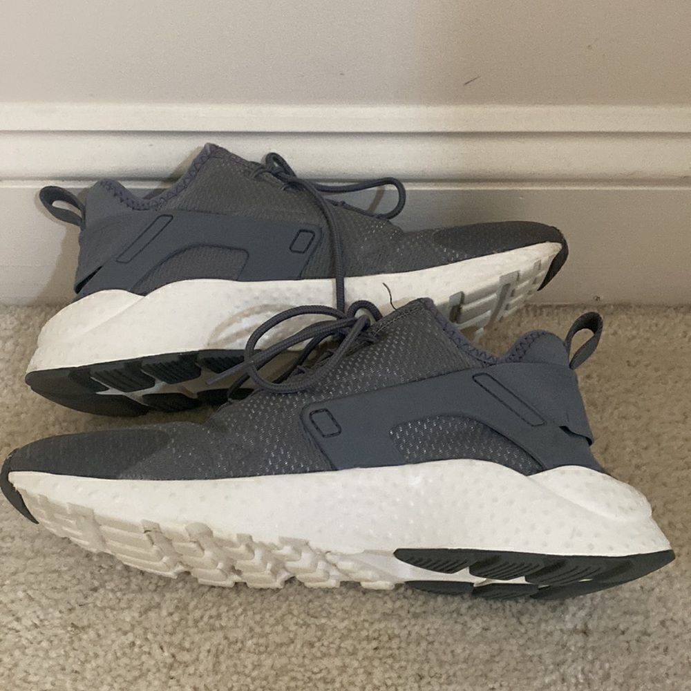 Nike Air Hurache - image 8